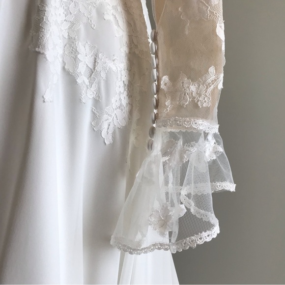 Open back, A-line  with flared cuffs and plunging neckline. - Picture 8 of 16